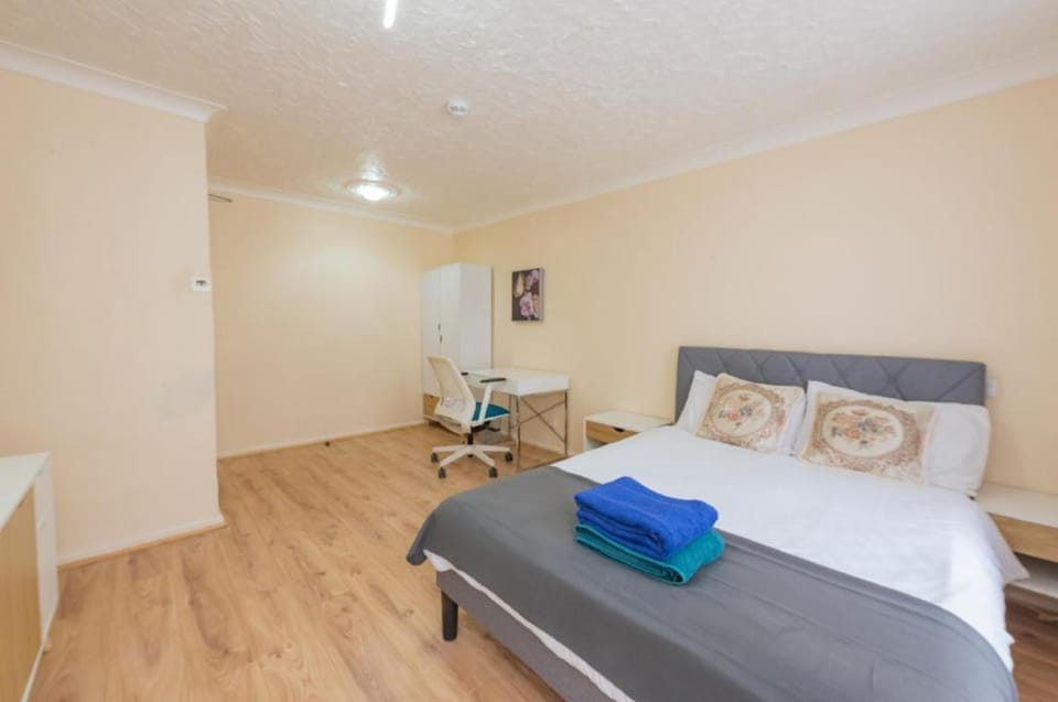 Bed, Bedroom