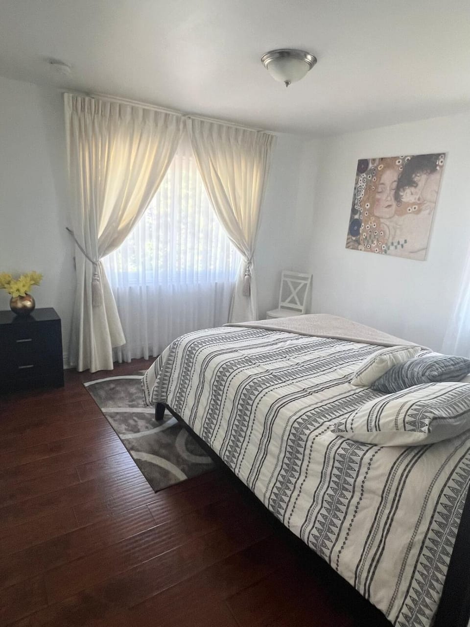Gorgeous Villa with Private Heated Pool House in Sherman Oaks