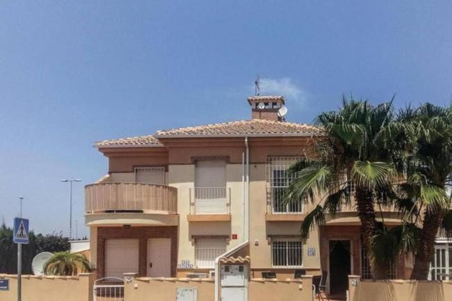 Casa de vacaciones con piscina House in Vega Baja del Segura