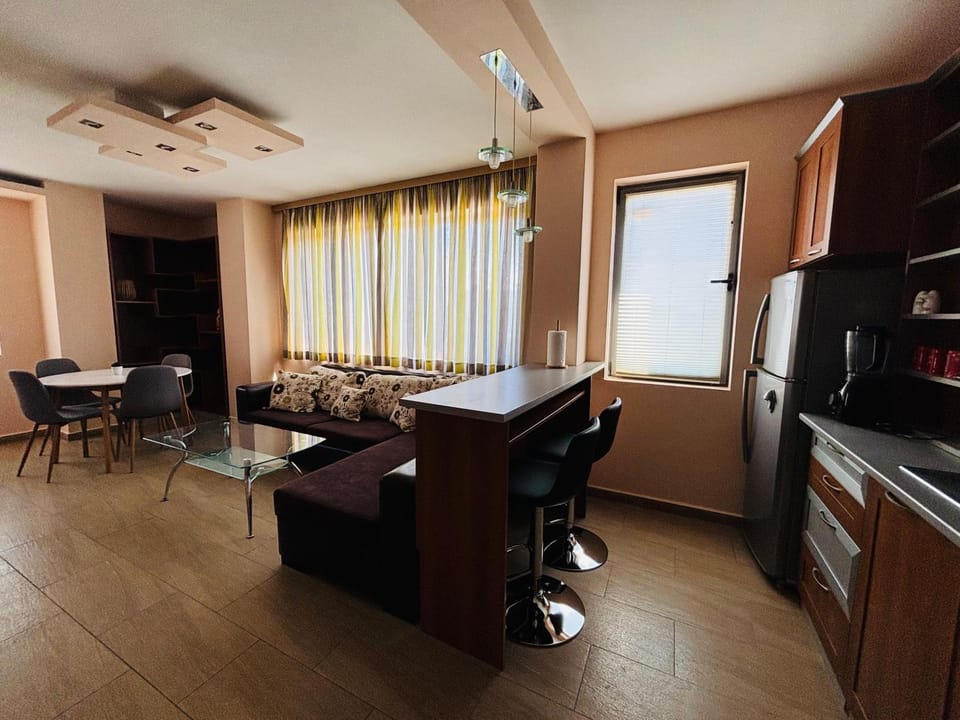 Kitchen or kitchenette, Living room