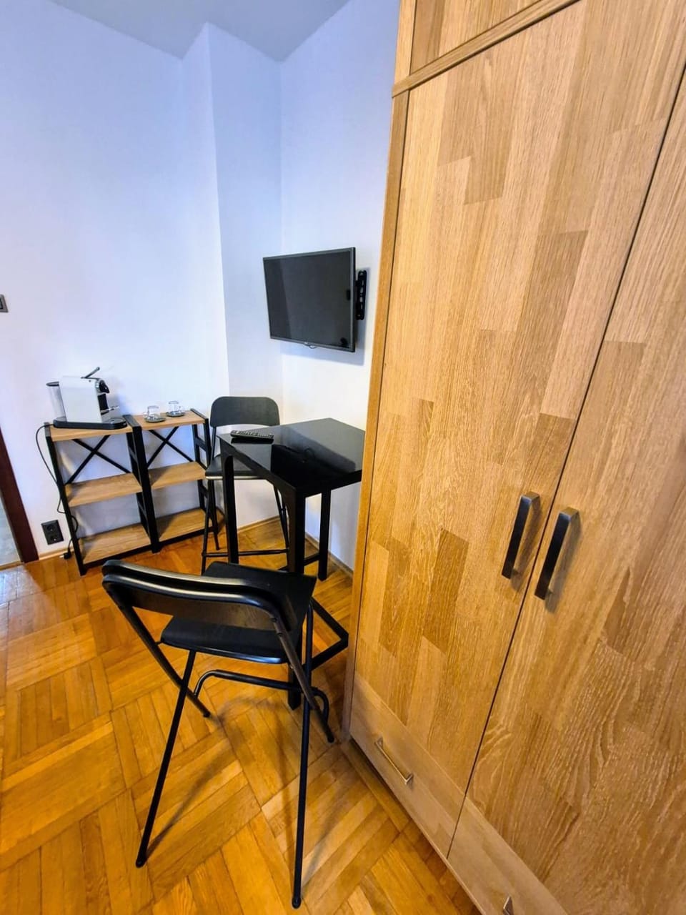 TV and multimedia, wardrobe
