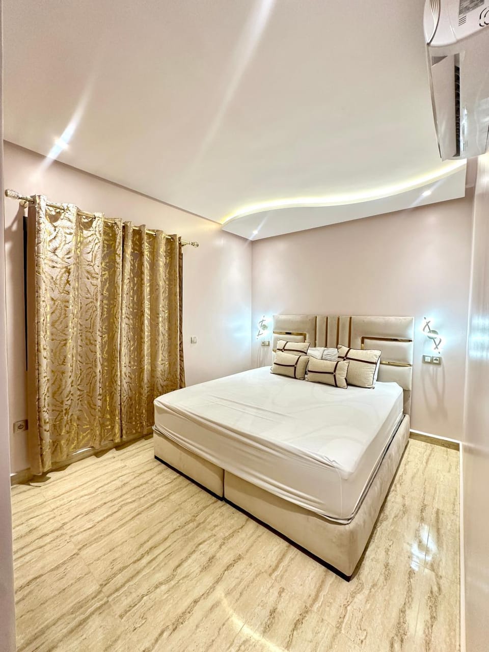 Bed, Bedroom, air conditioner