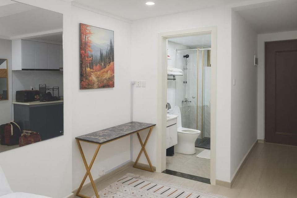 Trendy Kilimani Studio Workspace Apartment in Nairobi County