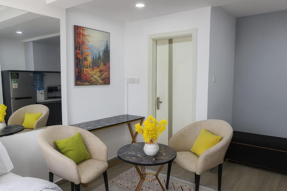Trendy Kilimani Studio Workspace Apartment in Nairobi County