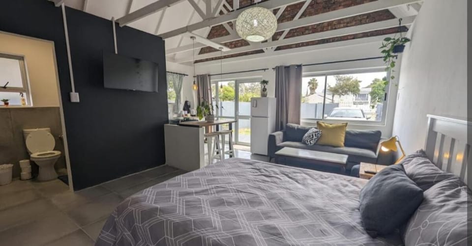 Central Cottage Walmer Bed and Breakfast in Port Elizabeth