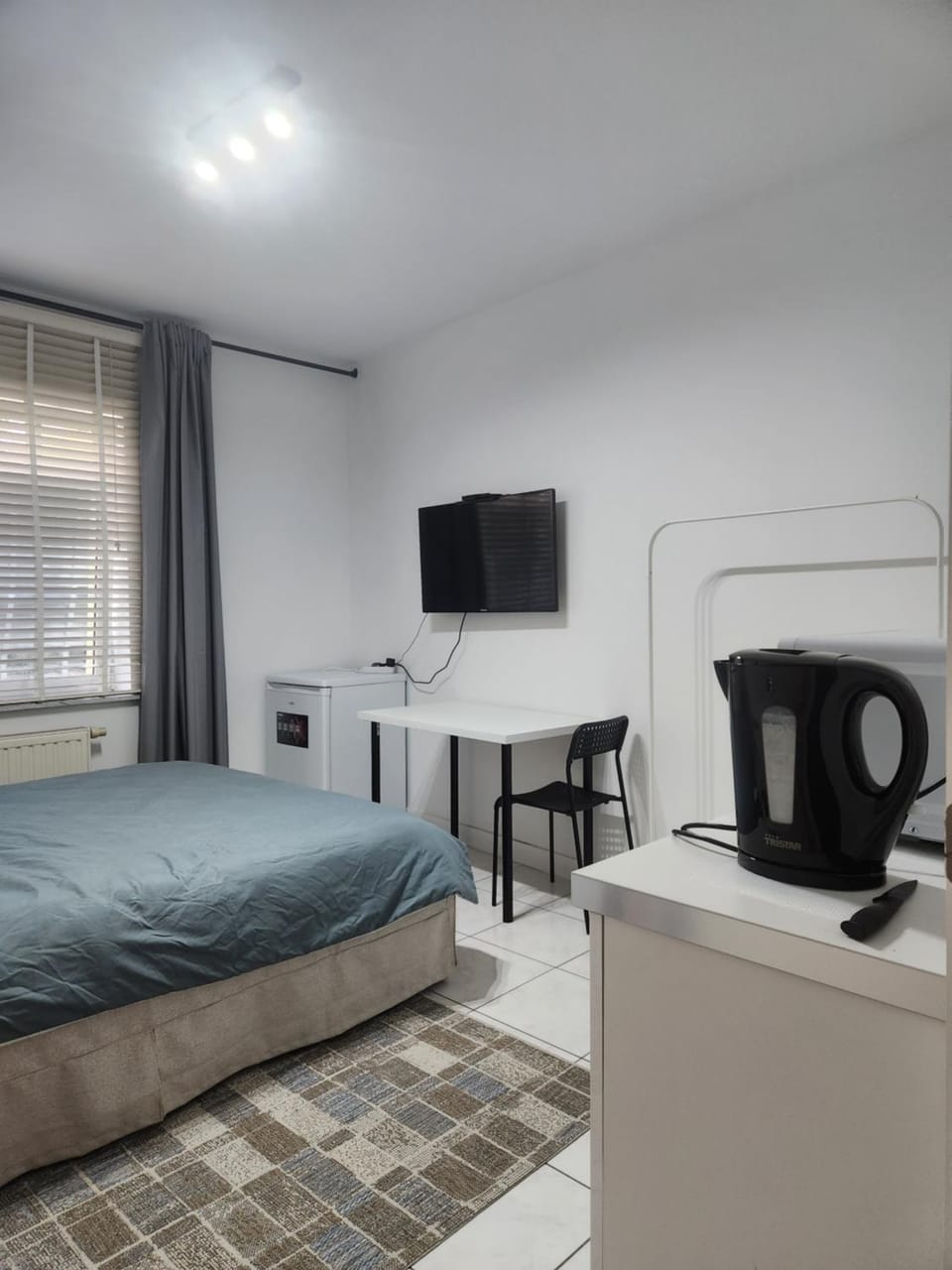 Bed, TV and multimedia, Coffee/tea facilities, Photo of the whole room, Bedroom