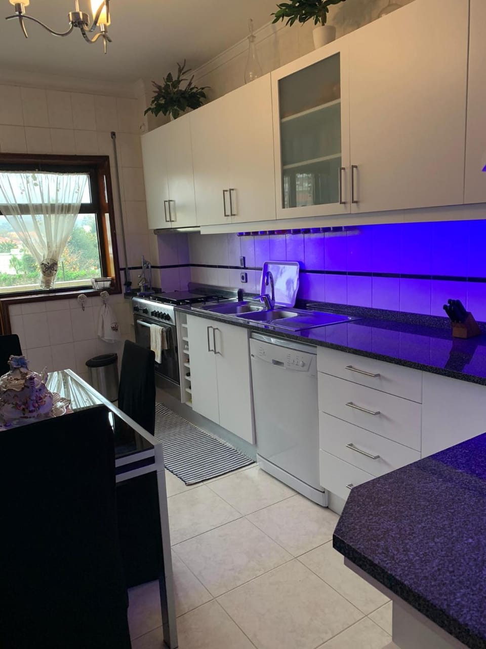 Kitchen or kitchenette, Dining area, dishwasher, oven, stove