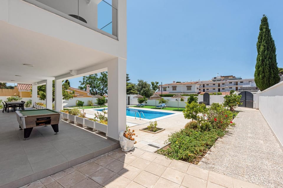 Property building, Patio, Day, Garden, Garden, View (from property/room), Balcony/Terrace, Garden view, Pool view, Swimming pool, Swimming pool, sunbed