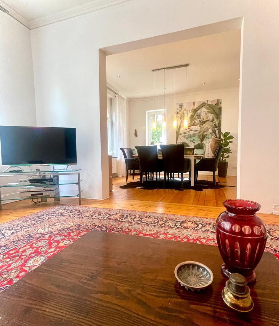 TV and multimedia, Living room, Dining area