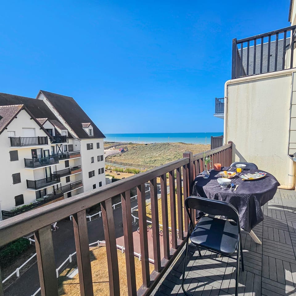 Property building, Day, View (from property/room), Balcony/Terrace, Dining area, Sea view