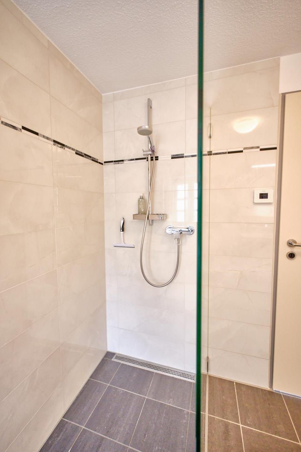 Shower, Bathroom, heating