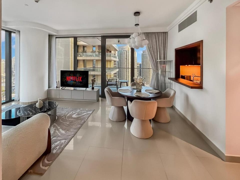 TV and multimedia, Living room, Dining area
