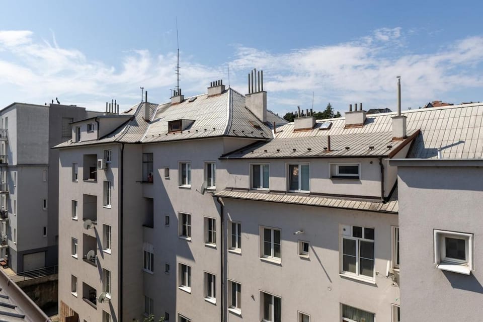 Property building, Day, City view