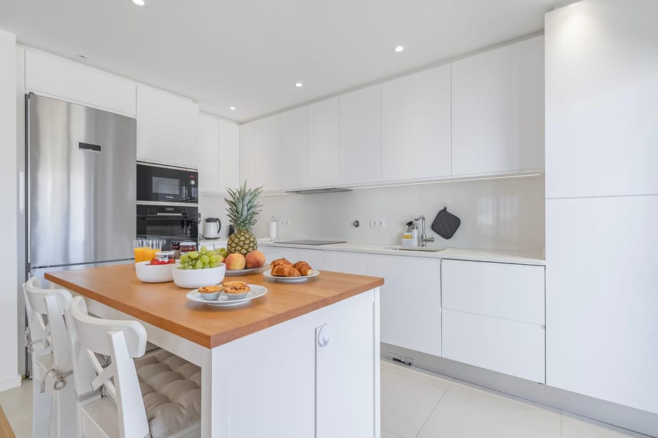 Kitchen or kitchenette, Dining area, oven, stove, toaster