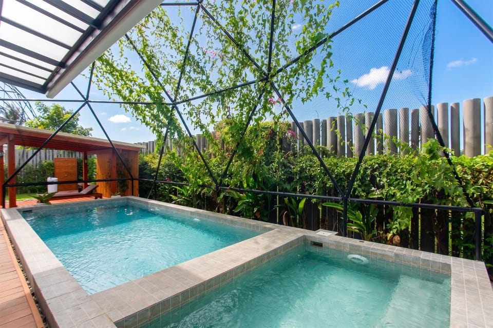 Day, Natural landscape, Garden, Garden view, Pool view, Swimming pool