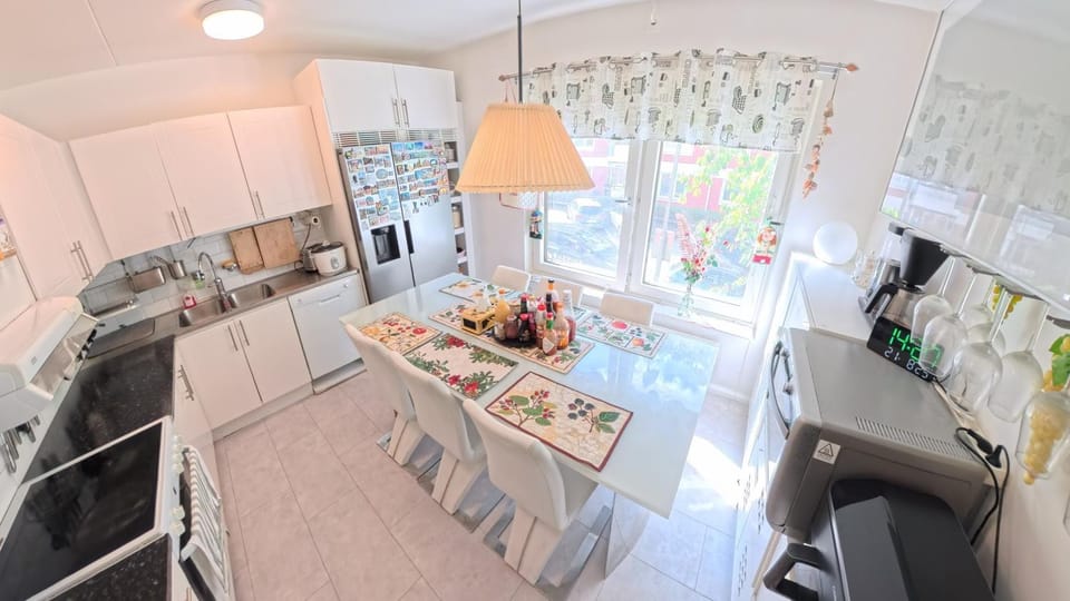 Kitchen or kitchenette, Kitchen or kitchenette