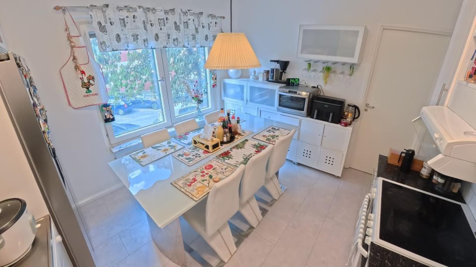 Kitchen or kitchenette, Kitchen or kitchenette, Dining area