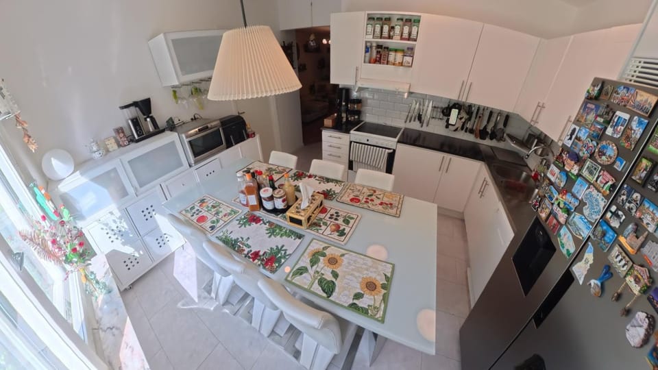 Kitchen or kitchenette, Kitchen or kitchenette