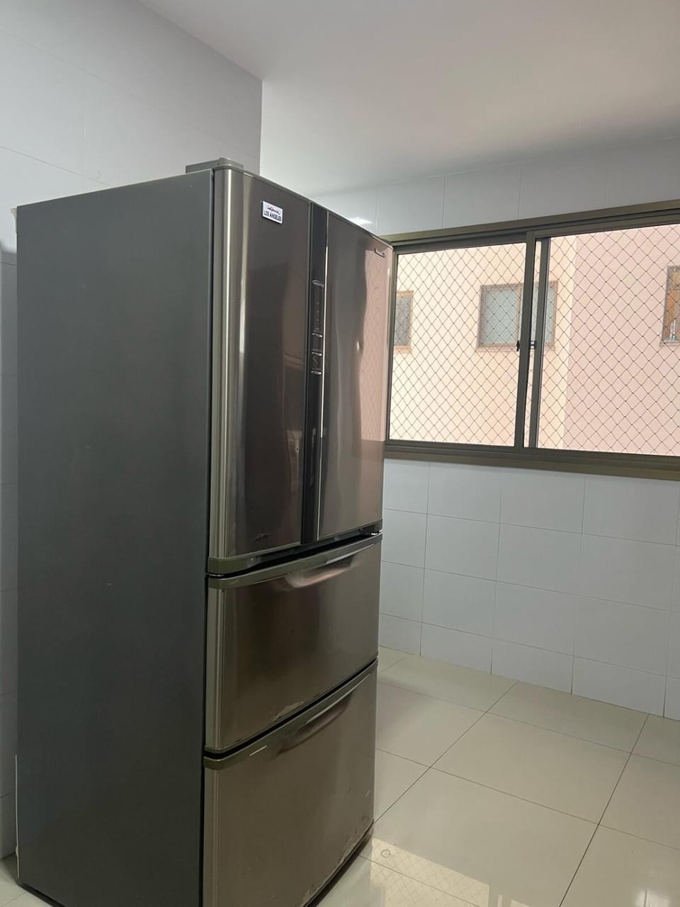 Kitchen or kitchenette, minibar, oven