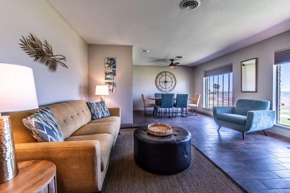 Sleeps 33 - Oceanfront Luxury on Ocean Drive House in Nueces County