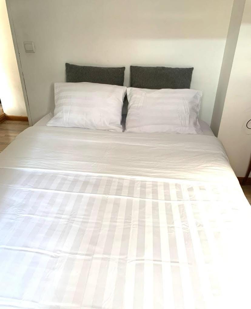 Tres Agréable logement a Vierzon, parking gratuit a proximite' Apartment in Centre-Val de Loire
