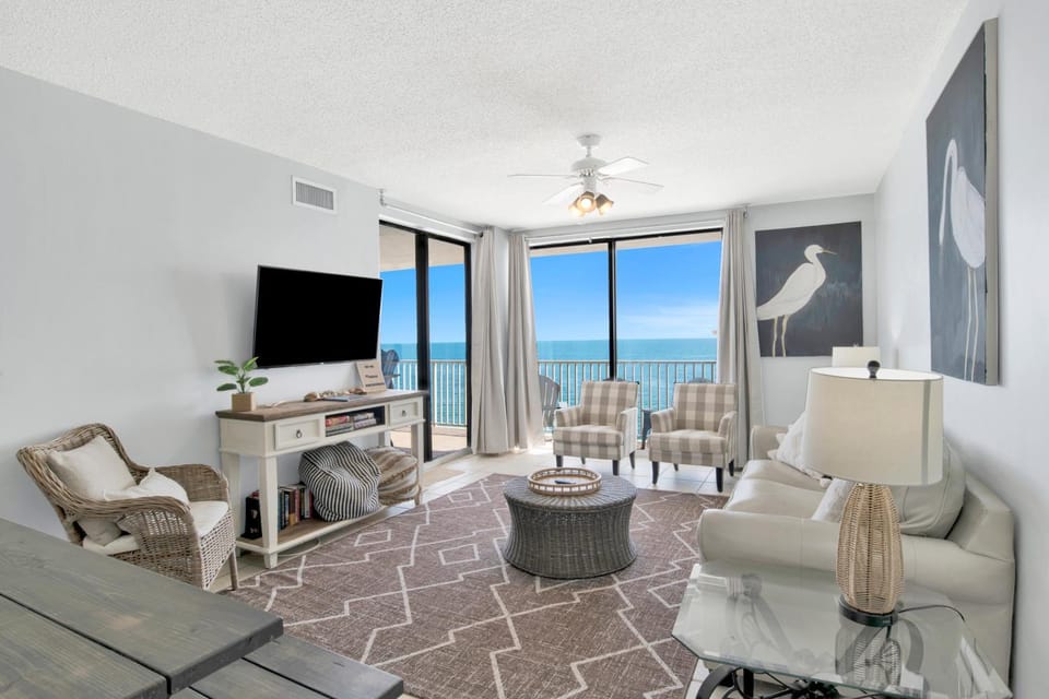 Living room, Sea view