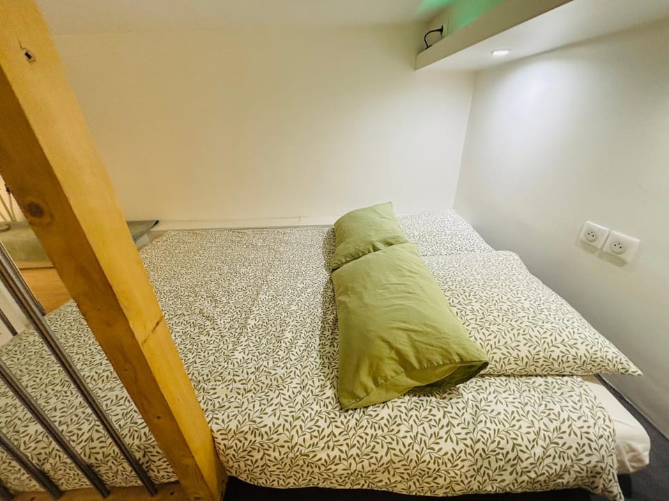Cozy loft near the Marais district Apartment in Paris