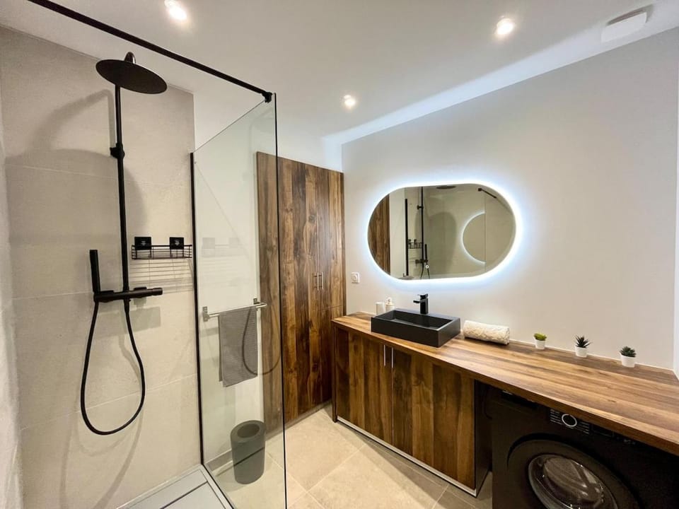 Shower, Bathroom, washing machine