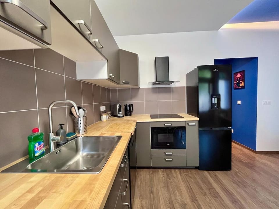 dishwasher, oven, stove