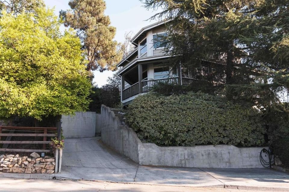 Mid-Century Modern Hillside Escape With Dome and Views House in Echo Park