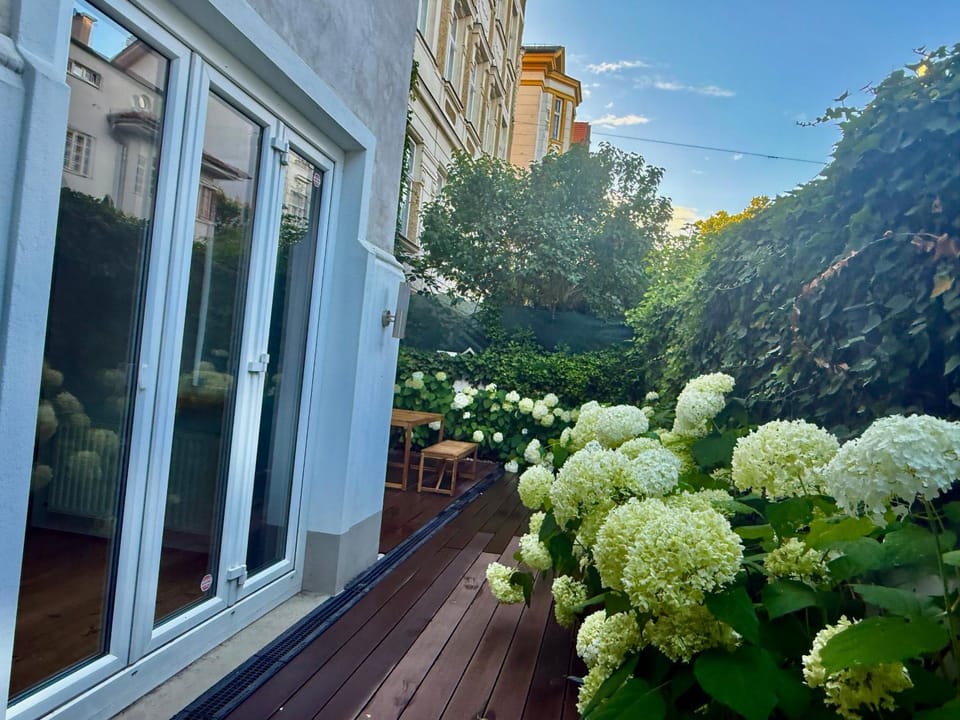 Luxury 130 m2 Apartment with Garden Apartment in Vienna