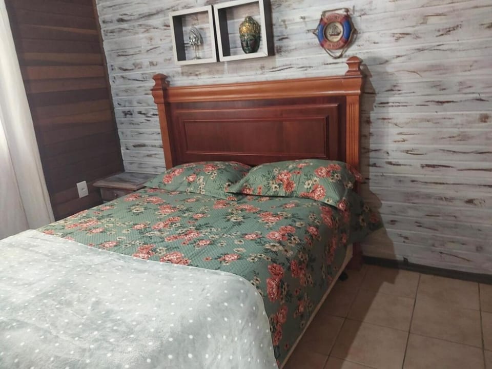 PRAIA DA FERRUGEM PÉ NA AREIA PRÓXIMO ao MAR, GAROPABA House in Garopaba