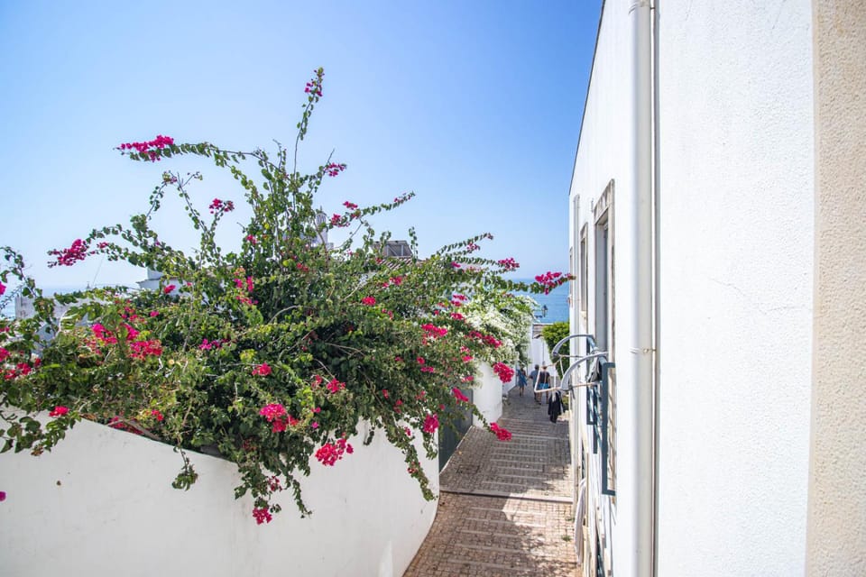 Charming Old Town 1BR 50m from Beach AC Wi-Fi Parking Apartment in Albufeira