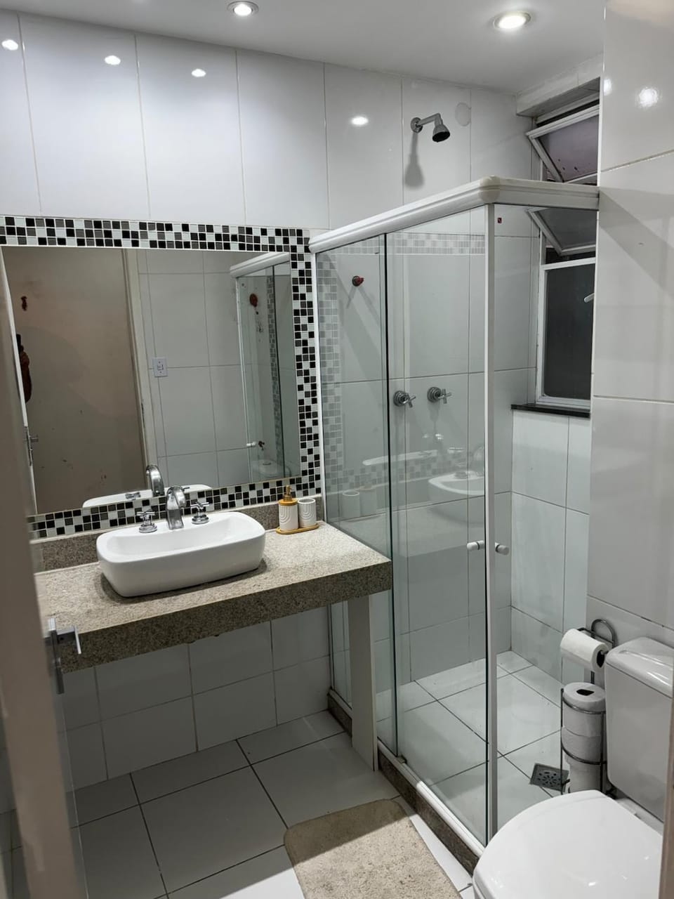 Shower, Bathroom, towels