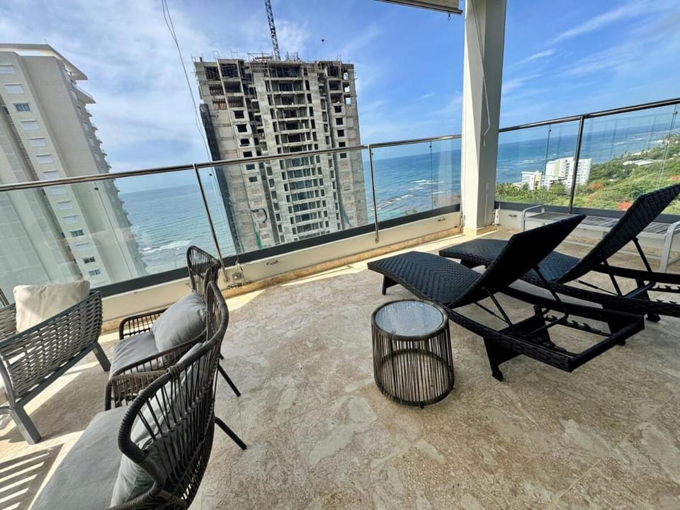 Juan dolio Penthouse, beach access 3BR Salitre Tower front of Club Hemingway Apartment in Juan Dolio