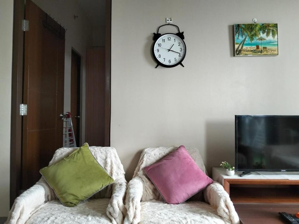 3 BRooms 3 Baths Cozy Condo, One Manchester Place Apartment in Lapu-Lapu City