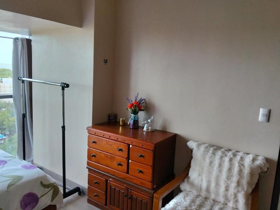 3 BRooms 3 Baths Cozy Condo, One Manchester Place Apartment in Lapu-Lapu City