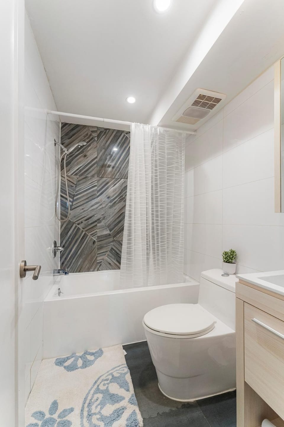 Stylish Brooklyn Getaway, 1BR plus Kitchen Apartment in Bedford-Stuyvesant