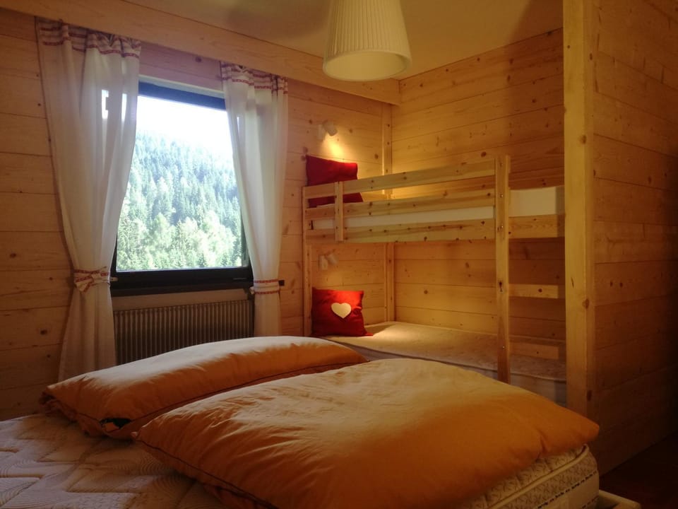 Bed, bunk bed