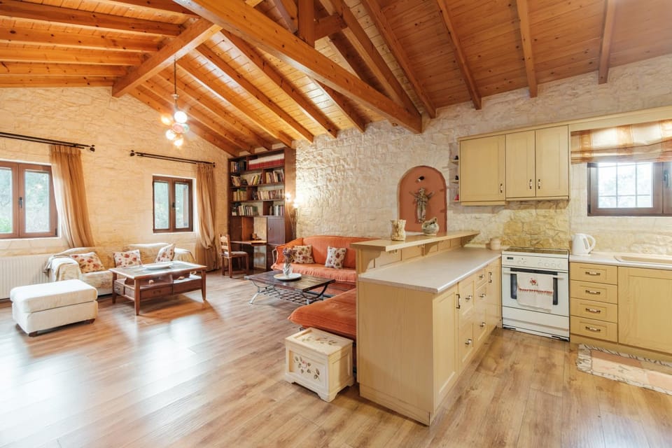 Kitchen or kitchenette, Seating area
