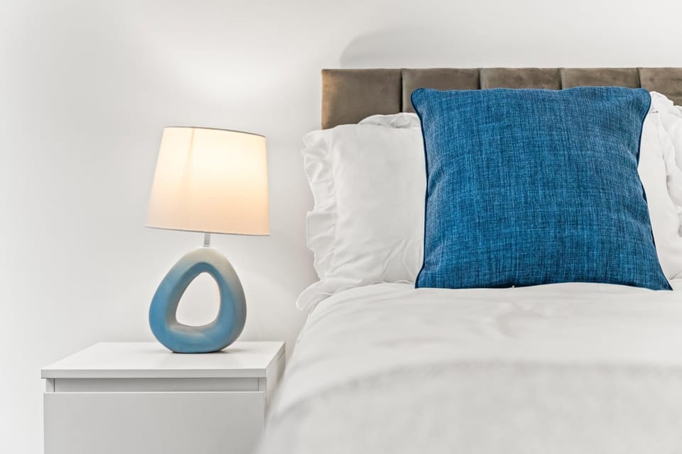 Contractor Stays Sleeps 8 Free WiFi and Parking Near Centre Special Offer 20 Nights Plus Apartment in Nottingham