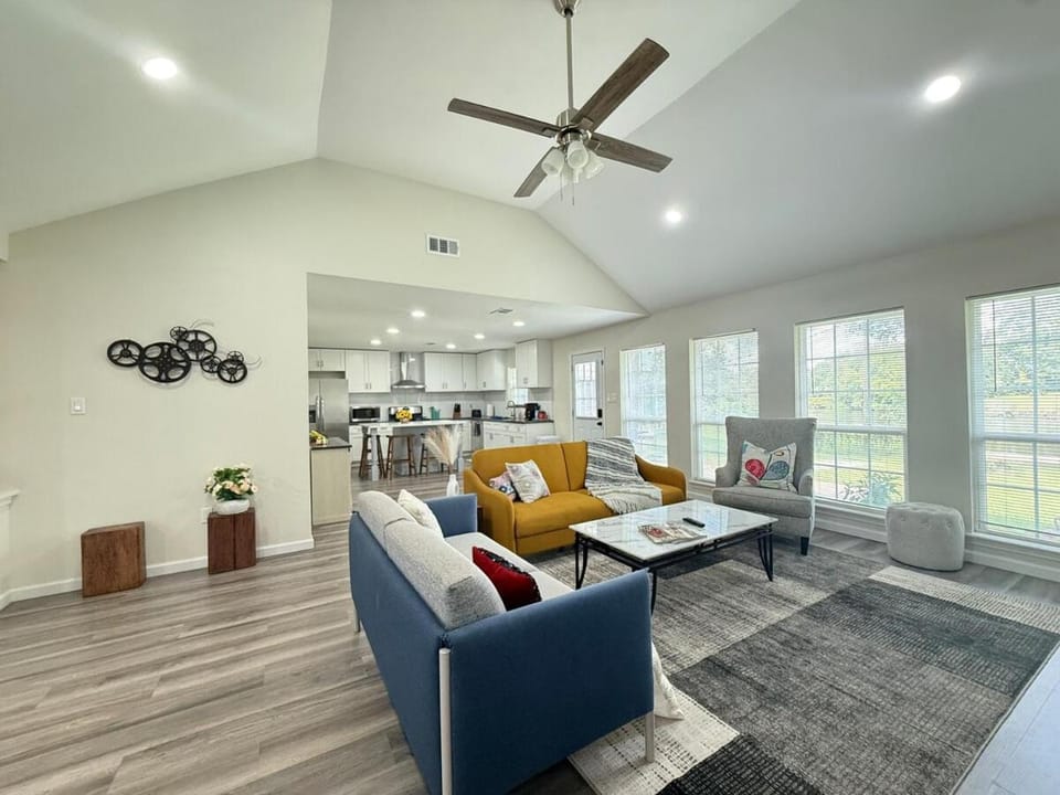 Living room, Seating area