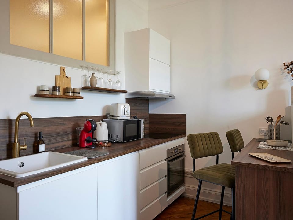 Charmant studio avec vue et WiFi à Aix-les-Bains - FR-1-555-119 Apartment in Aix-les-Bains