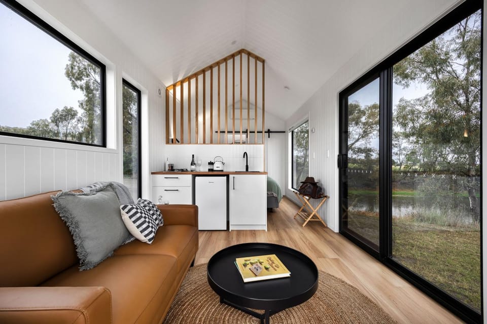 Kitchen or kitchenette, Living room, Seating area