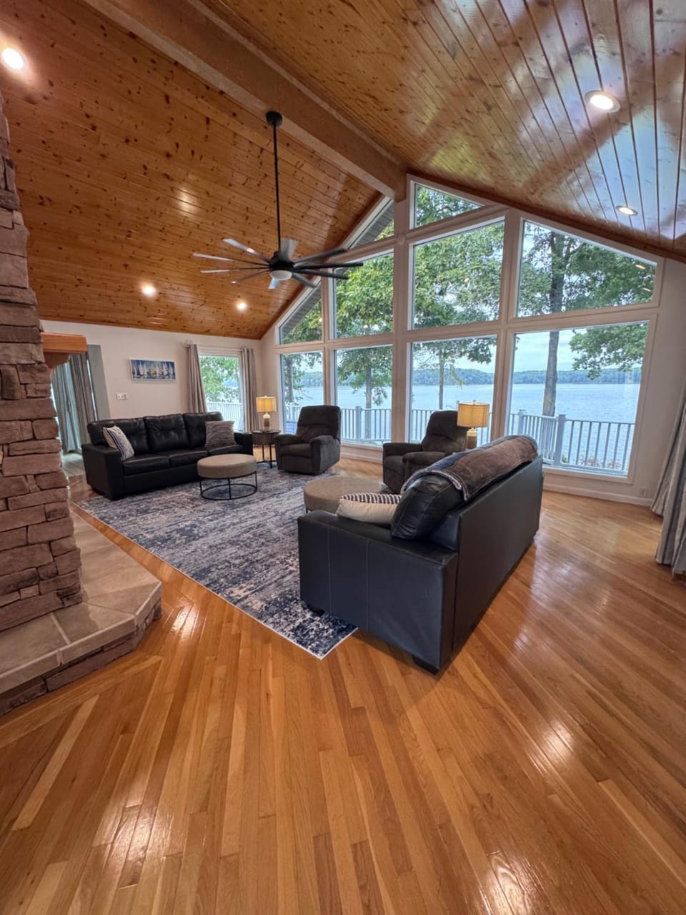TV and multimedia, Living room, Seating area, Lake view, Lake view