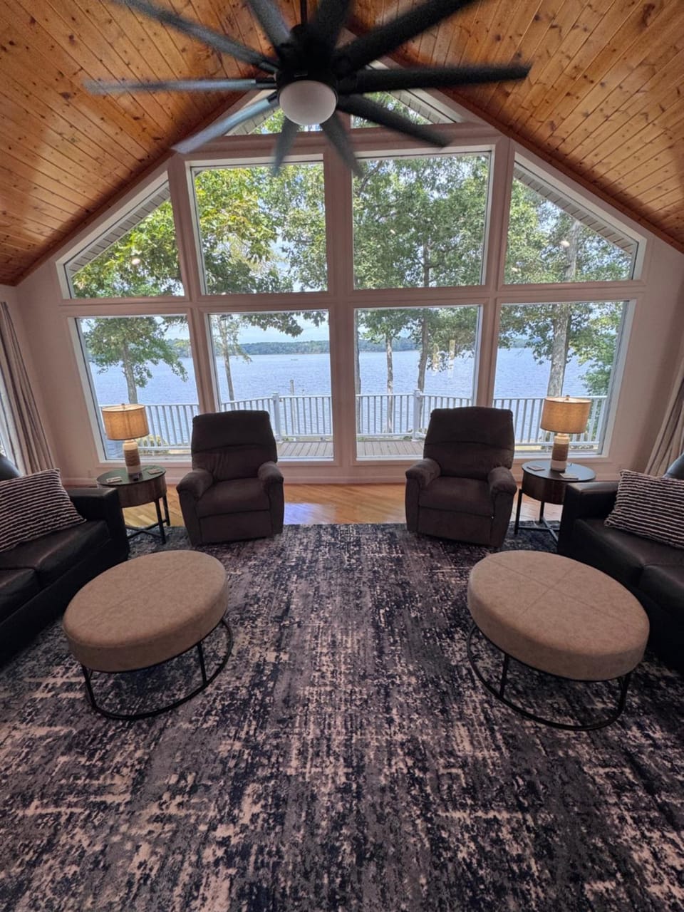 Living room, Lake view