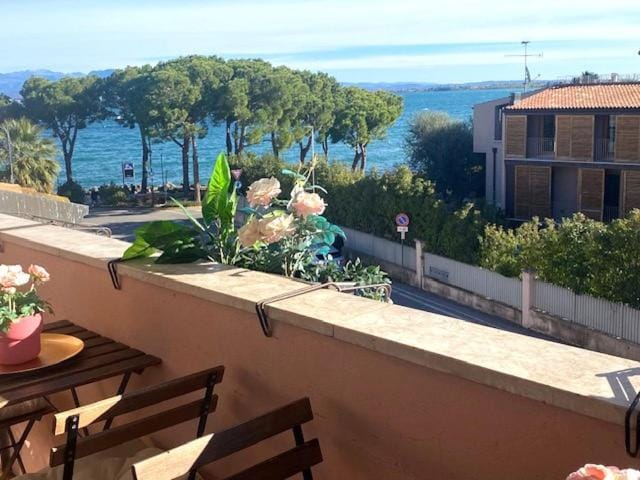 Natural landscape, View (from property/room), Balcony/Terrace, Lake view