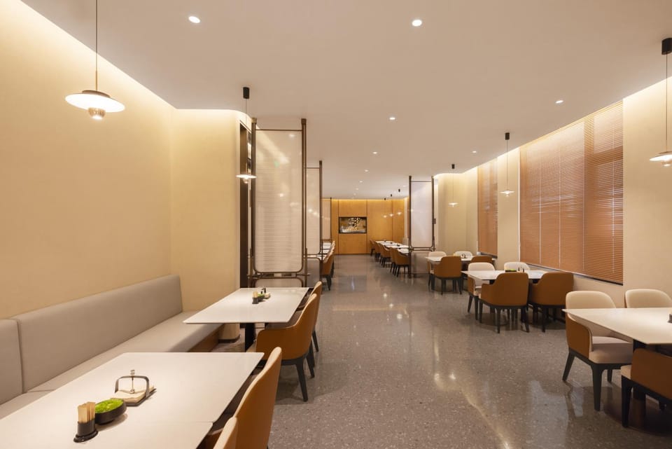 Restaurant/places to eat, Restaurant/places to eat