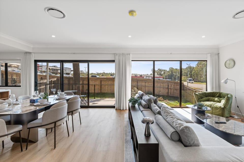 Living room, Seating area, Dining area