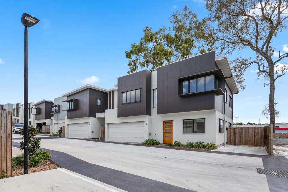 Property building, Neighbourhood, Street view